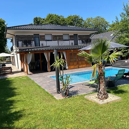 Sweet Apartment Balatonszarszo